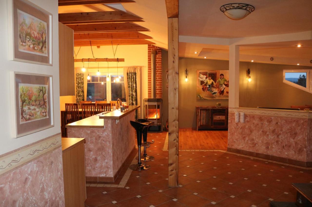 Helle, Offene Dachgeschosswohnung Mit Terrasse Oberloisdorf Exteriér fotografie