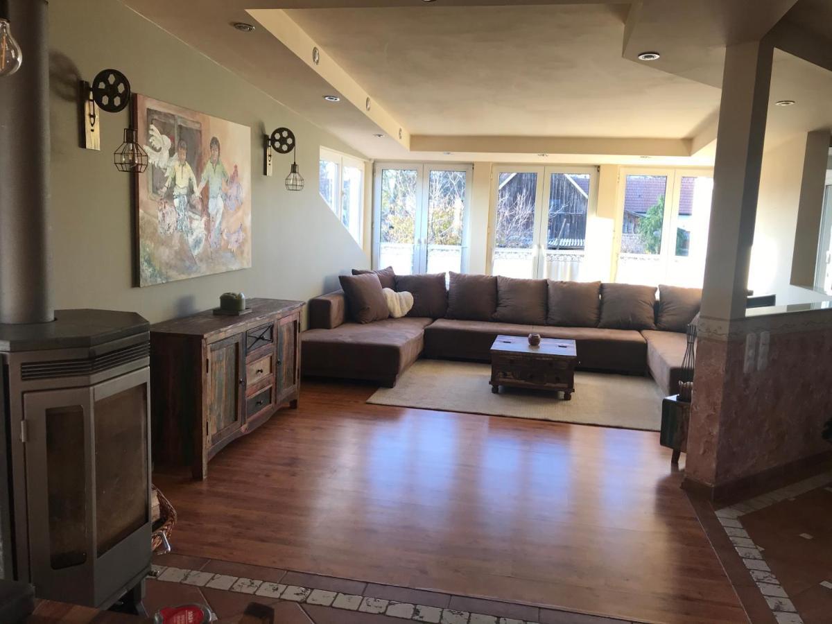 Helle, Offene Dachgeschosswohnung Mit Terrasse Oberloisdorf Exteriér fotografie