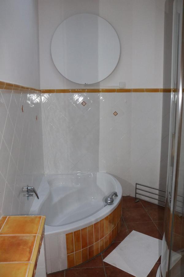 Helle, Offene Dachgeschosswohnung Mit Terrasse Oberloisdorf Exteriér fotografie