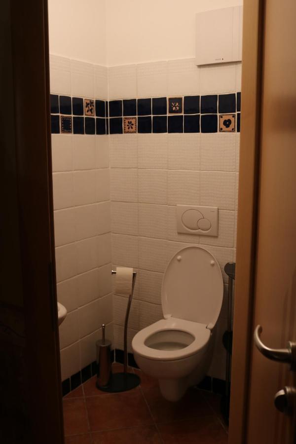 Helle, Offene Dachgeschosswohnung Mit Terrasse Oberloisdorf Exteriér fotografie