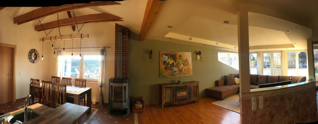 Helle, Offene Dachgeschosswohnung Mit Terrasse Oberloisdorf Exteriér fotografie