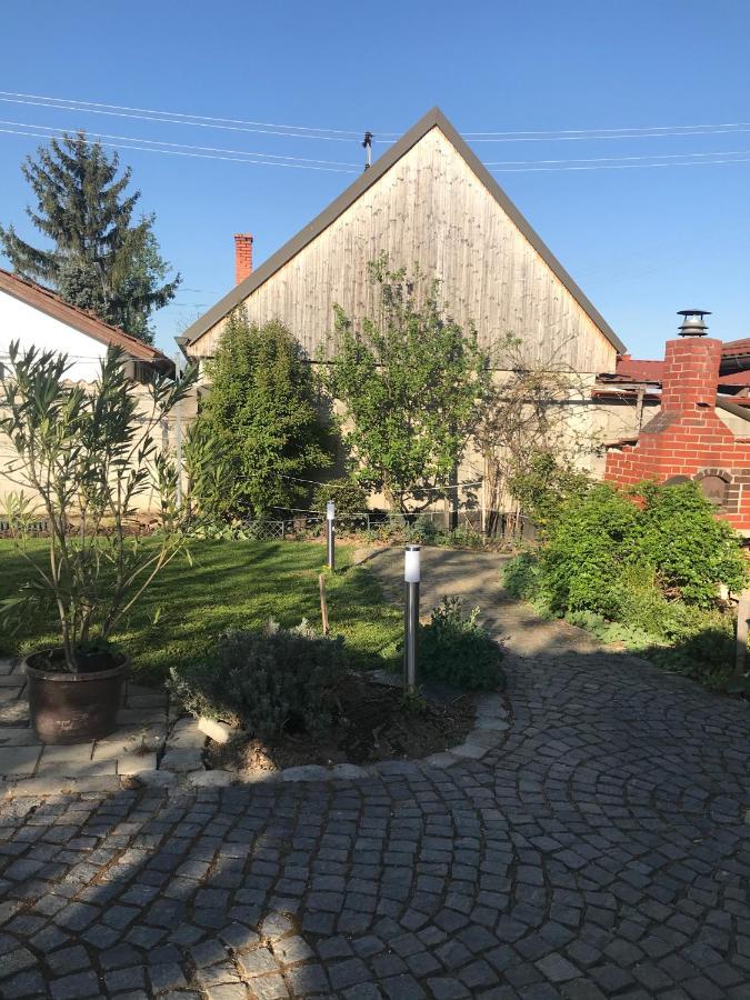 Helle, Offene Dachgeschosswohnung Mit Terrasse Oberloisdorf Exteriér fotografie